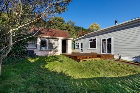 Photo of property in 12 Suffolk Street, Picton, 7220