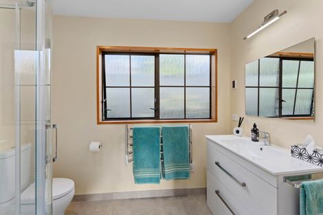 Photo of property in 11 Fleetwood Grove, Waikanae, 5036