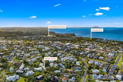 Photo of property in 12b Parr Terrace, Castor Bay, Auckland, 0620