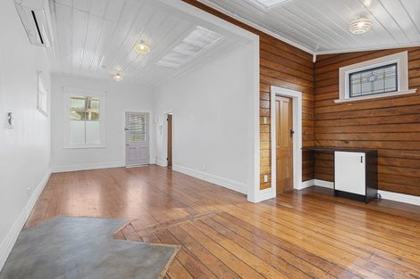 Photo of property in 165 Lemon Street, Strandon, New Plymouth, 4312