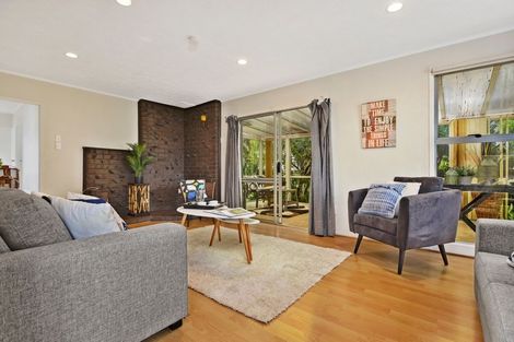 Photo of property in 30 Darren Crescent, Half Moon Bay, Auckland, 2012