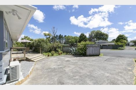 Photo of property in 73 Oreil Avenue, West Harbour, Auckland, 0618