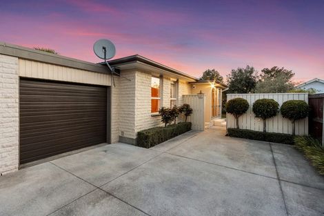 Photo of property in 2/72 Winters Road, Redwood, Christchurch, 8051