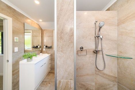 Photo of property in 100 Mount Taylor Drive, Feilding, 4775