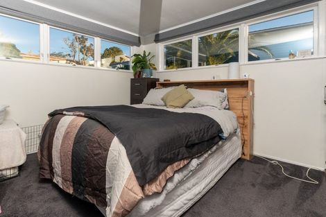 Photo of property in 7 Arlette Place, Massey, Auckland, 0614