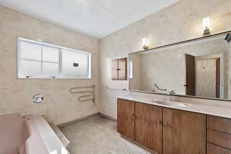 Photo of property in 140 Parklands Avenue, Bell Block, New Plymouth, 4312