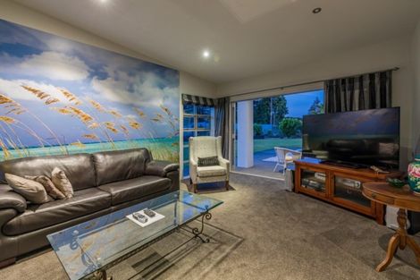 Photo of property in 1 Kotare Heights, Kerikeri, 0230