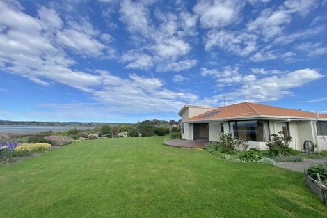 Photo of property in 6 Coutts Place, Mapua, 7005