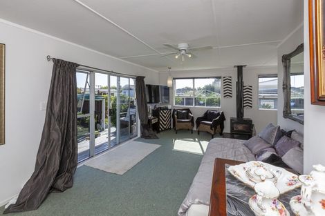 Photo of property in 4 Simcox Street, Otaki Beach, Otaki, 5512