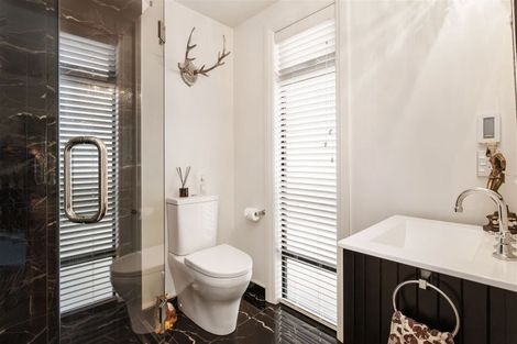 Photo of property in 2 Browns Road, St Albans, Christchurch, 8014