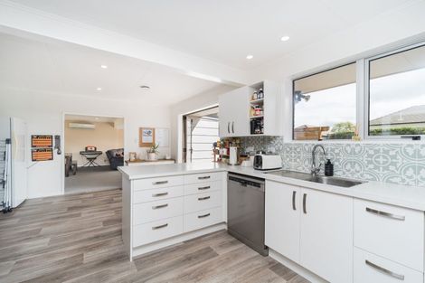 Photo of property in 25 Terry Crescent, Milson, Palmerston North, 4414