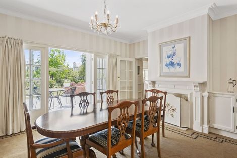 Photo of property in 122 Straven Road, Fendalton, Christchurch, 8014