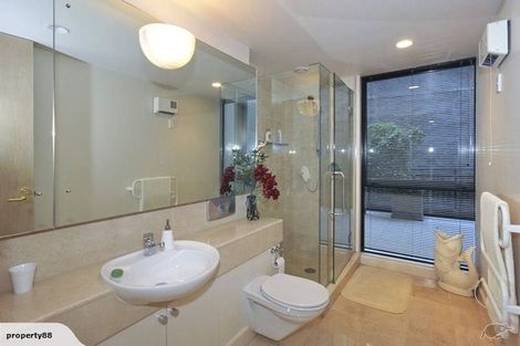 Photo of property in 9/310 Oriental Parade, Oriental Bay, Wellington, 6011