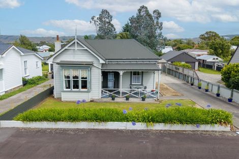 Photo of property in 9 Ross Street, Woodville, 4920