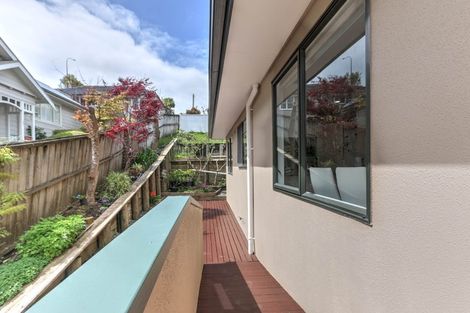 Photo of property in 2/134 Birkenhead Avenue, Birkenhead, Auckland, 0626
