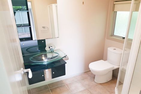 Photo of property in 19 Pohutukawa Avenue, Red Beach, 0932