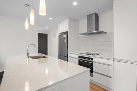 Photo of property in 5 Sauterne Road, Kumeu, 0810