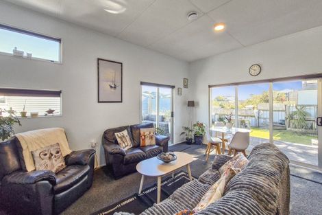 Photo of property in 25 Hall Place, Foxton Beach, Foxton, 4815