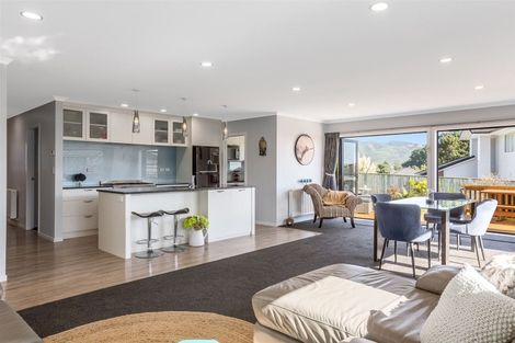 Photo of property in 4 The Fjord, Aotea, Porirua, 5024