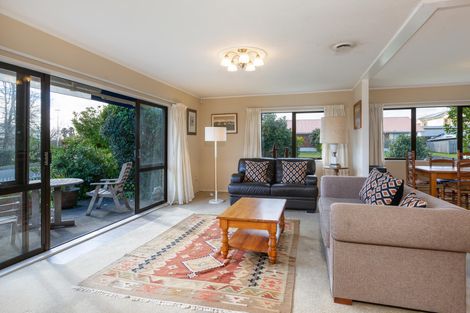 Photo of property in 1/32 Queen Street, Papakura, 2110