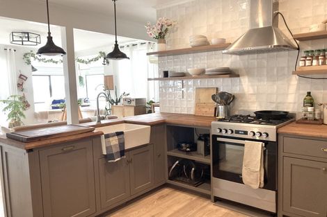 Photo of property in 31 Winchester Street, Kaiwharawhara, Wellington, 6035