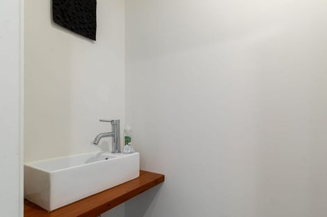 Photo of property in 9 Raroa Terrace, Waiatarua, Auckland, 0604