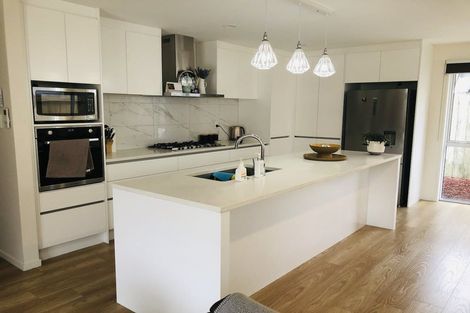 Photo of property in 31 Devonshire Road, Unsworth Heights, Auckland, 0632