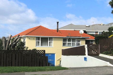 Photo of property in 33 Tireti Road, Titahi Bay, Porirua, 5022