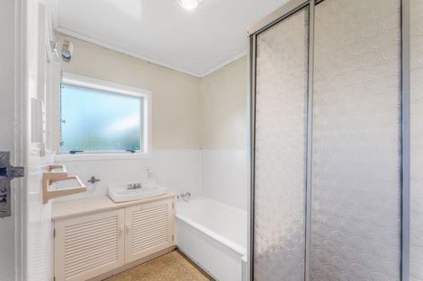 Photo of property in 86 Mellons Bay Road, Mellons Bay, Auckland, 2014