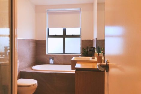 Photo of property in 68 Mackay Drive, Greenhithe, Auckland, 0632