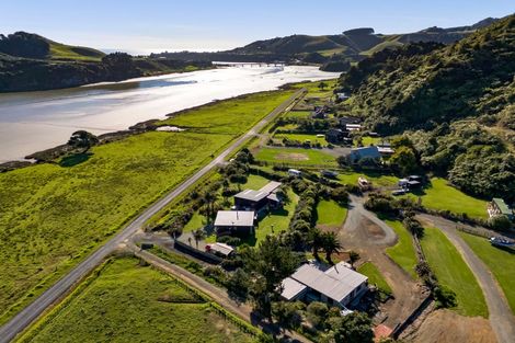 Photo of property in 173 Te Mahoe Road, Mokau, 4376