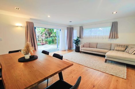 Photo of property in 8 Roy Maloney Drive, Henderson, Auckland, 0612