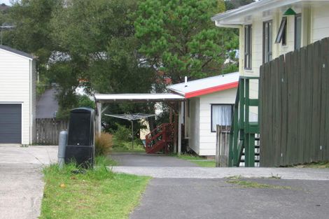 Photo of property in 1/24 Lambrown Drive, Totara Vale, Auckland, 0629