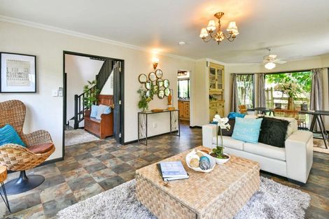 Photo of property in 14 Cameron Place, Drury, 2113