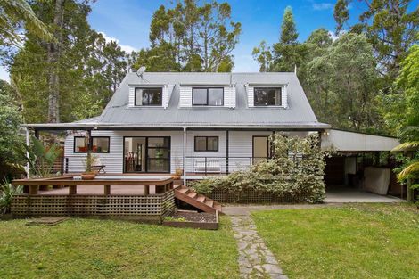 Photo of property in 33 Hollywood Avenue, Titirangi, Auckland, 0604