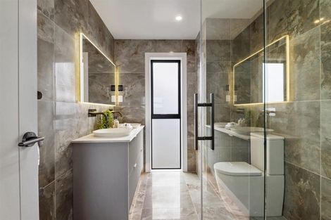 Photo of property in 20 Beach Road, Castor Bay, Auckland, 0620