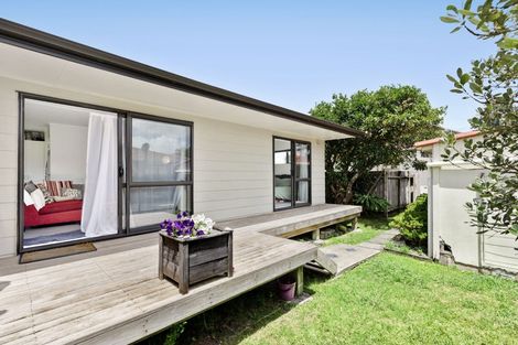 Photo of property in Peninsula Primary School, 61 Wharf Road, Te Atatu Peninsula, Auckland, 0610