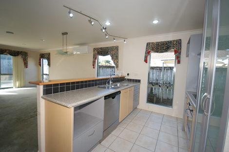 Photo of property in 23 Ironstone Place, Randwick Park, Auckland, 2105