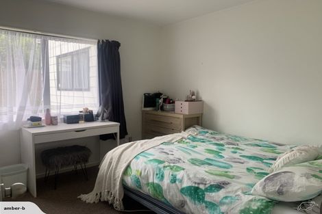 Photo of property in 18 Loughanure Place, Massey, Auckland, 0614