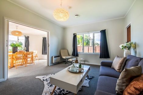 Photo of property in 1/72 Lynwood Road, New Lynn, Auckland, 0600