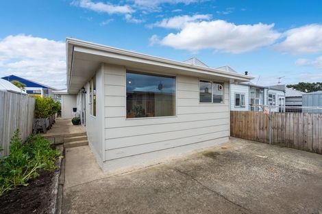 Photo of property in 104a Victoria Road, Saint Kilda, Dunedin, 9012