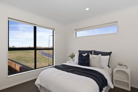 Photo of property in 33 William Dawson Crescent, Wigram, Christchurch, 8025