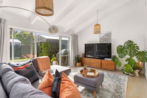 Photo of property in 9b Lydbury Place, Parklands, Christchurch, 8083