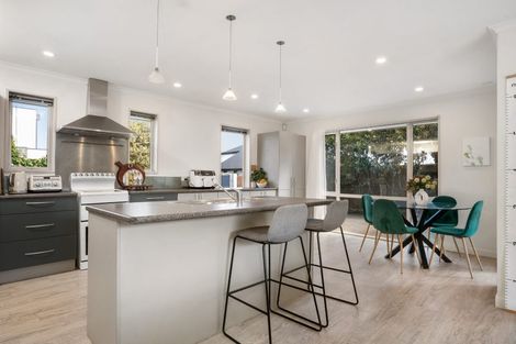 Photo of property in 21 Linkwater Way, Parklands, Christchurch, 8083