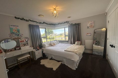 Photo of property in 108 Pacific Drive, Fitzherbert, Palmerston North, 4410