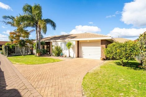 Photo of property in 18 Balmacewen Place, Mount Maunganui, 3116