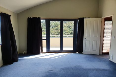 Photo of property in 107 Viewmont Drive, Harbour View, Lower Hutt, 5010