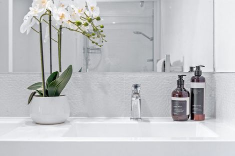 Photo of property in 11f Clearwater Cove, West Harbour, Auckland, 0618