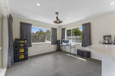 Photo of property in 23 Bowen Street, Woodville, 4920