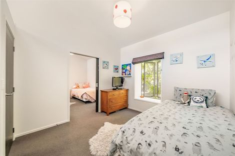 Photo of property in 27 Carlow Grove, Birchville, Upper Hutt, 5018